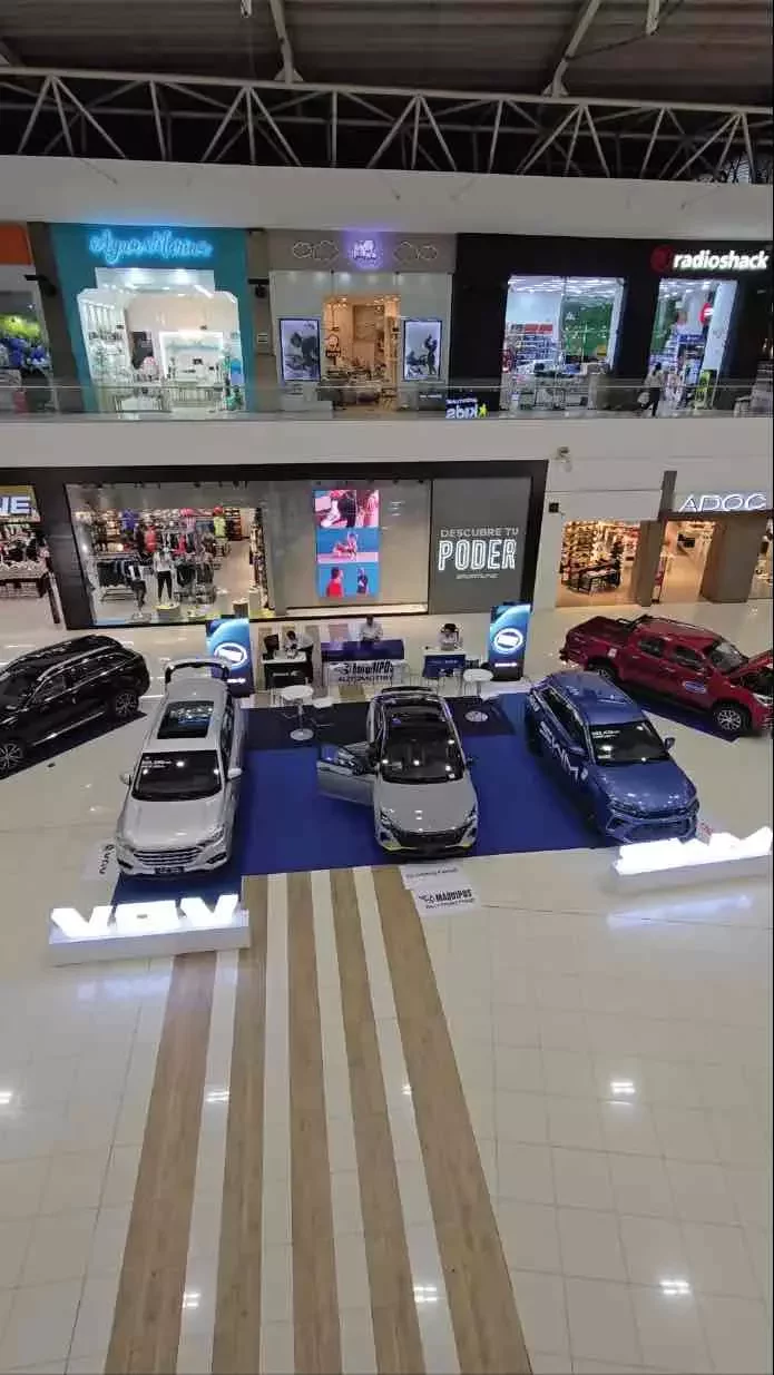 exposición-de-vehiculos-maquipos-automotriz-plaza-central-galerias-santo-domingo
