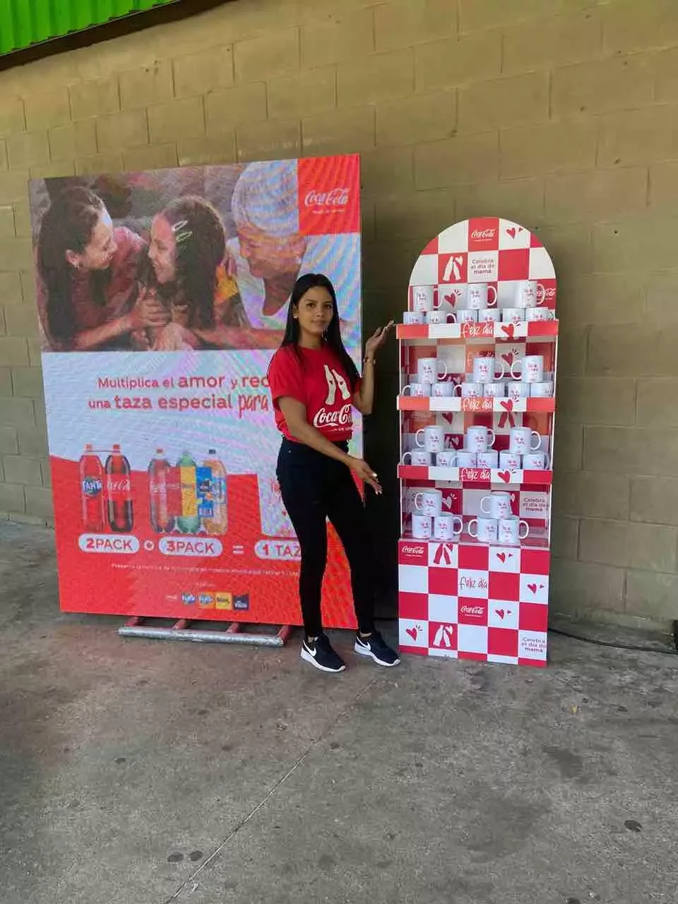 activación-dia-de-la-madre-coca-cola